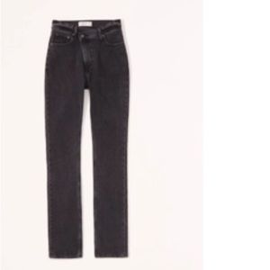 Abercrombie Ultra High Rise 90s Slim Straight Jean
